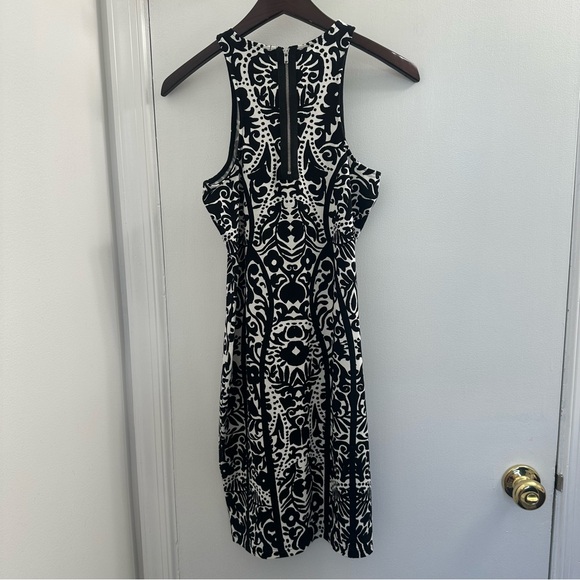 H&M Floral Color Block Form Fitted Black and White Dress Small - Picture 4 of 7